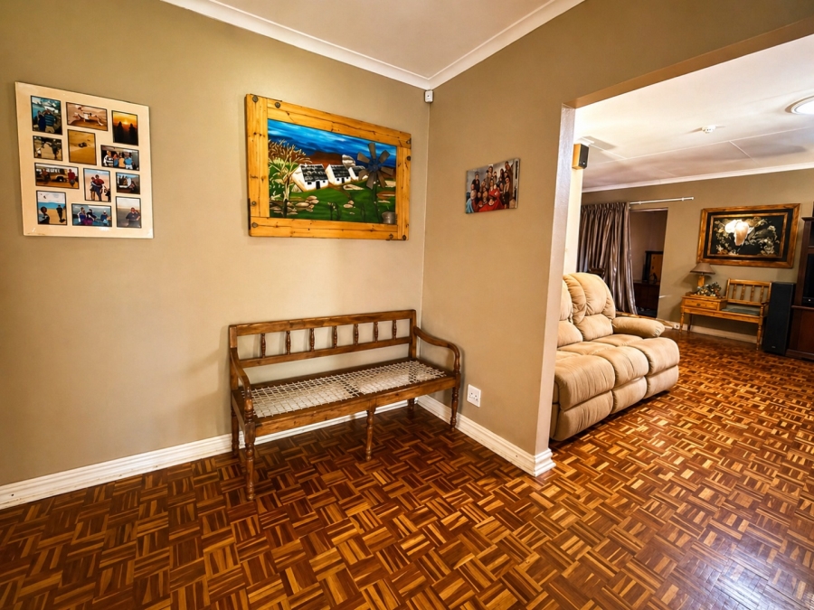 5 Bedroom Property for Sale in Roodia Free State